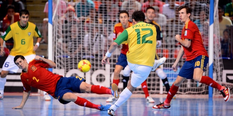 Bóng đá Futsal  là hình thức thu nhỏ hấp dẫn 